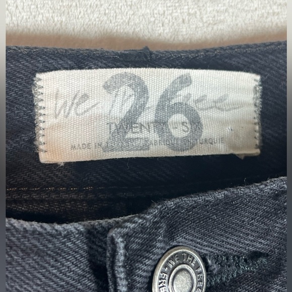 We the Free Size 26 Free People Black Distressed Straight Leg Denim Jeans EUC - Picture 6 of 12